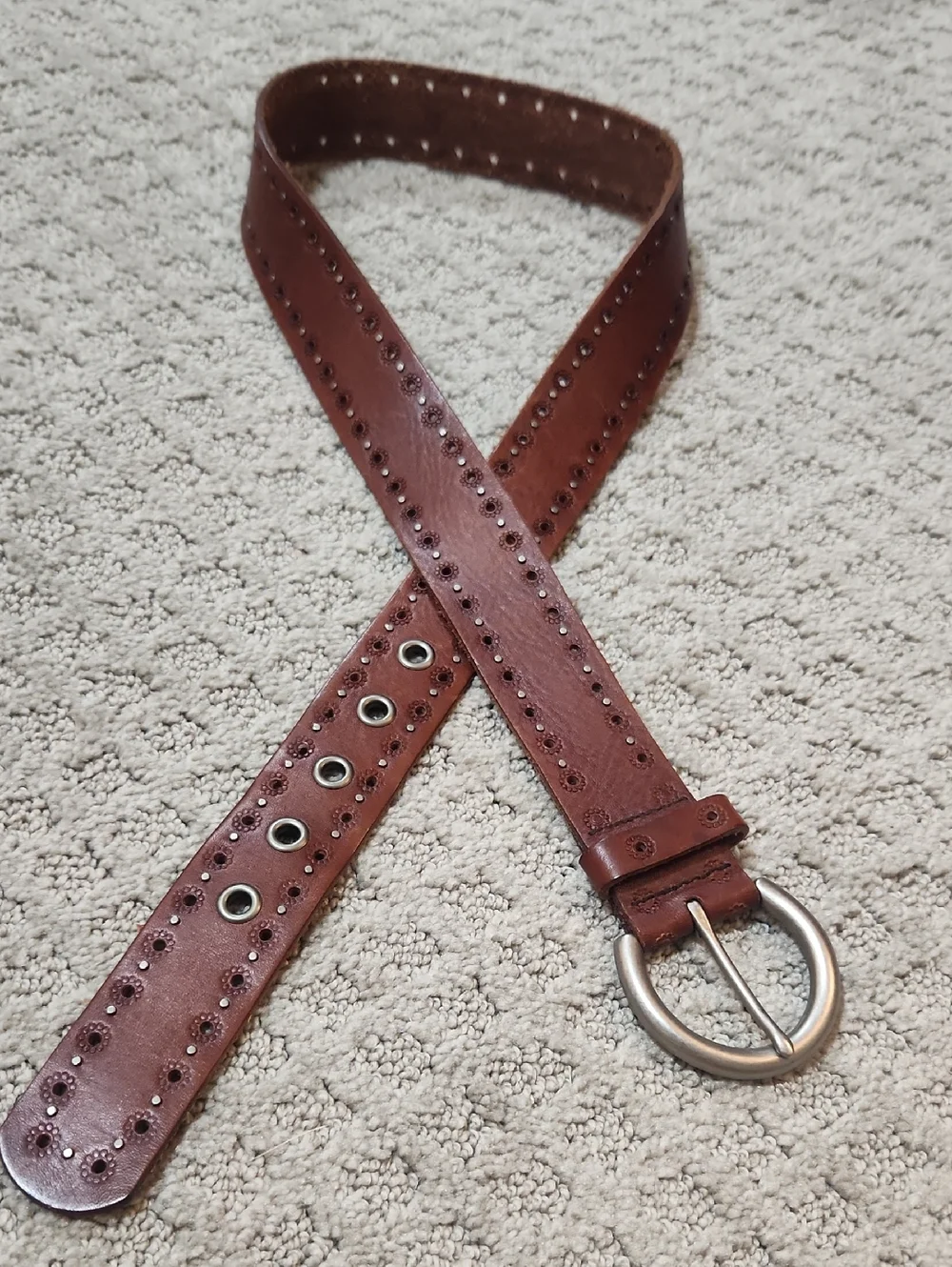 Fossil Brown Leather Studded Belt with Round Silver Buckle Size Medium